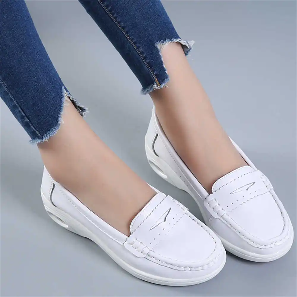 Thick Sole Slipon White Traine - đánh giá và giá Resale Women'S Formal Wear