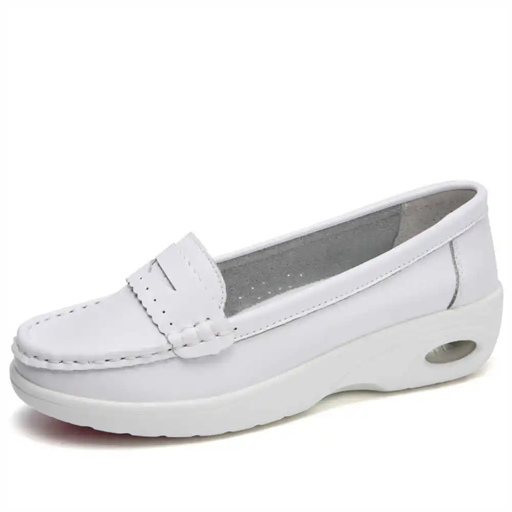 Thick Sole Slipon White Traine - đánh giá và giá Resale Women'S Formal Wear